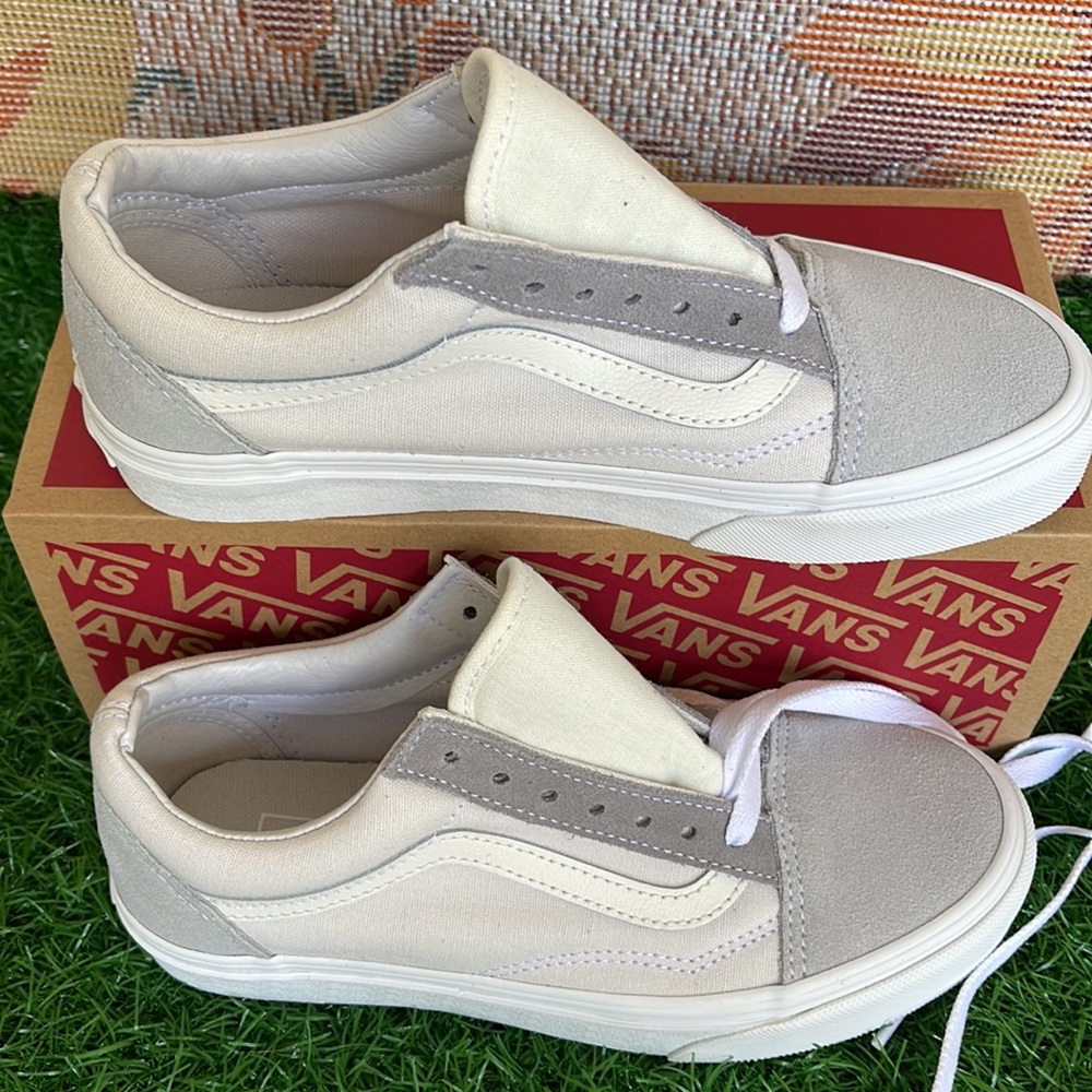 Vans WMNS Old Skool
Color Block Grey/Multi
VN0ASKRS6KL Sneakers - Picture 2 of 16